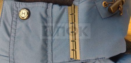 Крепление капюшона 80мм*26мм 2 части цв черный (уп 100шт) Крепление капюшона 80мм*26мм 2 части цв черный (уп 100шт)